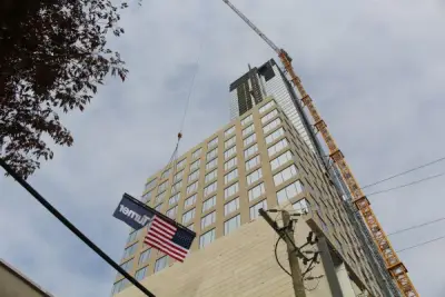 Tallest tower in three decades tops out in Midtown