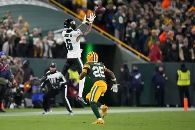 Handing out 10 awards from the Eagles-Packers game