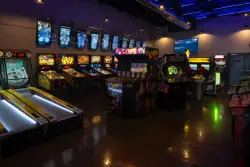 Retro ‘barcade’ in Old Town Alexandria looks to bring back the nostalgia of 80s and 90s arcade gaming