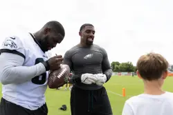 Eagles game ball: Moro Ojomo is a menace at the line, Elijah Cooks ends training camp practice with a bang
